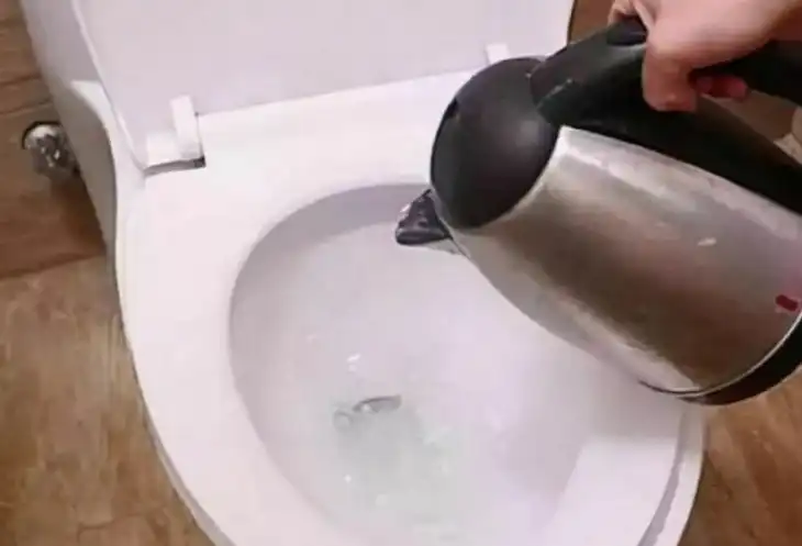 Will Hot Water and Dish Soap Work to Unclog